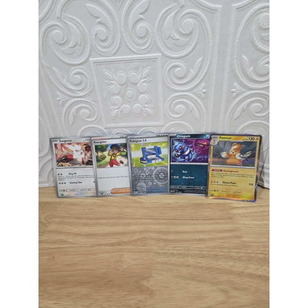 Lot Of 10 Pokémon Cards